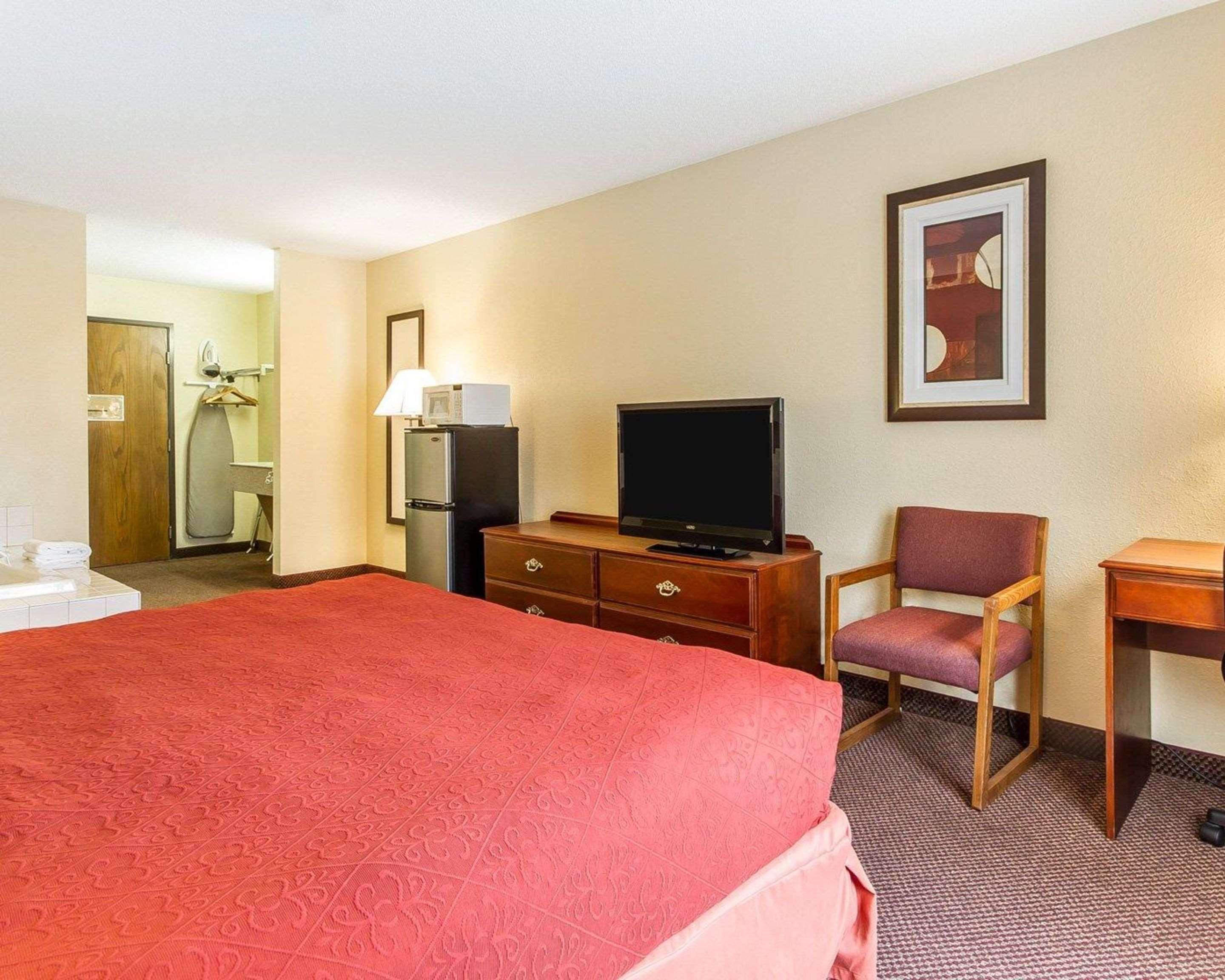 Americinn By Wyndham Reedsburg Exterior photo